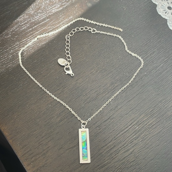 NEW Abalone shell pendant in silver tone - Picture 6 of 7